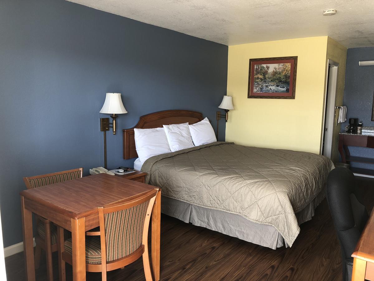 Gold Key Inn Brady エクステリア 写真