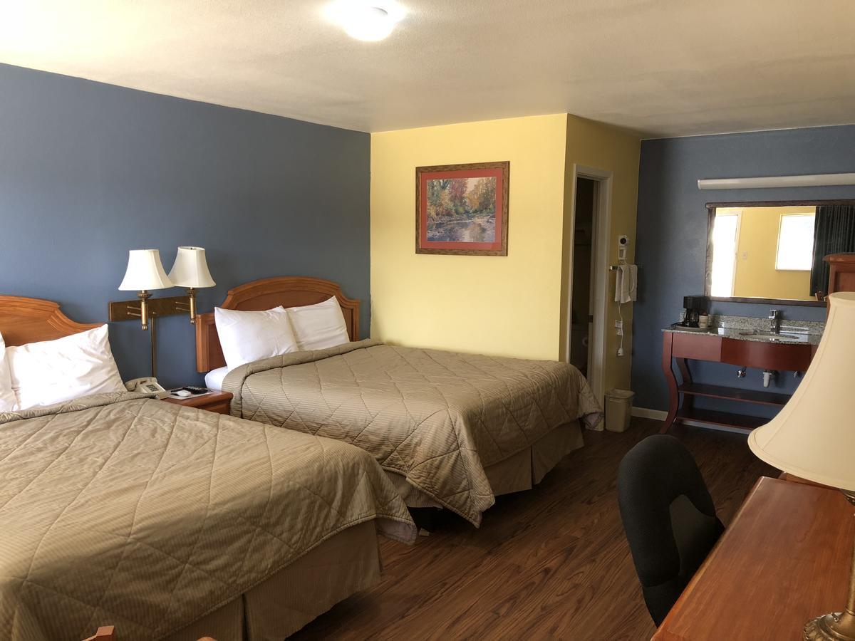 Gold Key Inn Brady エクステリア 写真