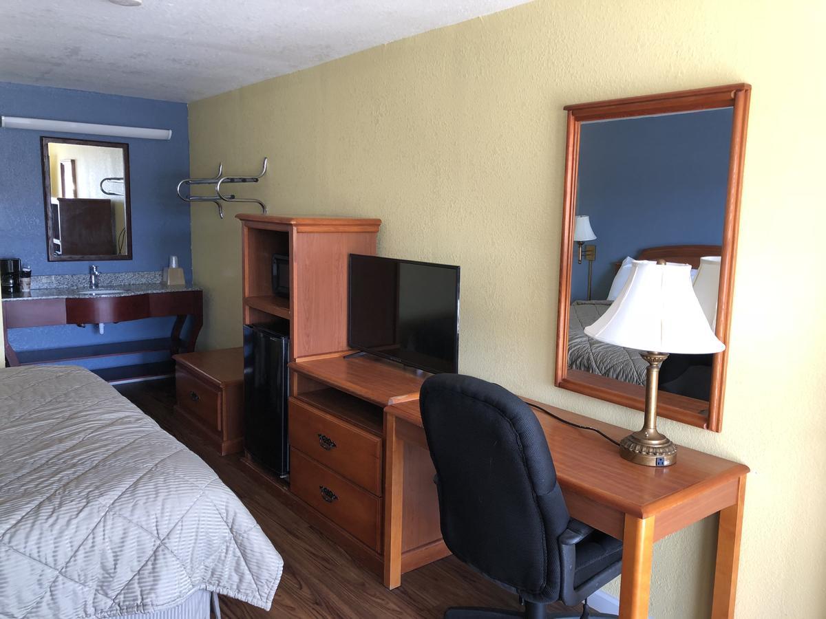 Gold Key Inn Brady エクステリア 写真