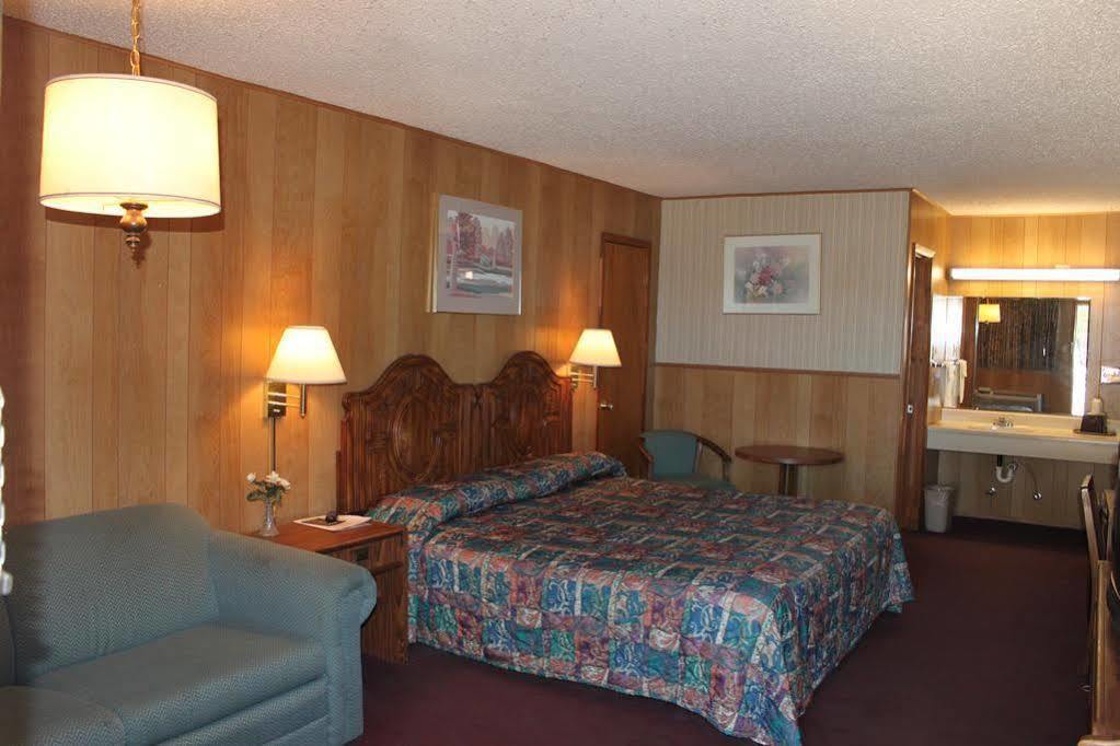 Gold Key Inn Brady エクステリア 写真