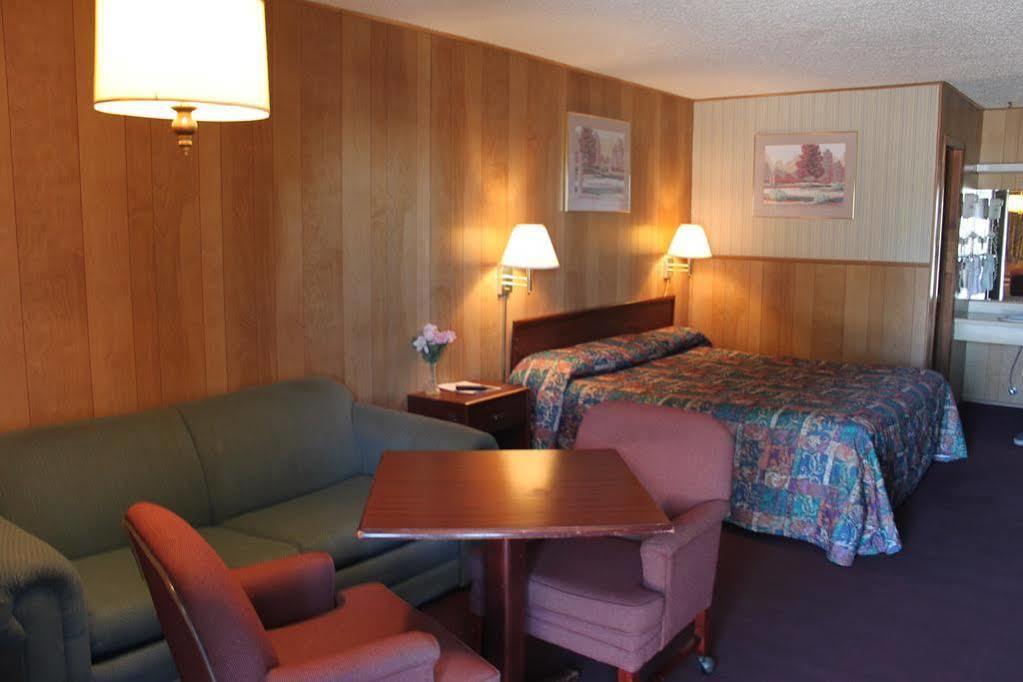 Gold Key Inn Brady エクステリア 写真